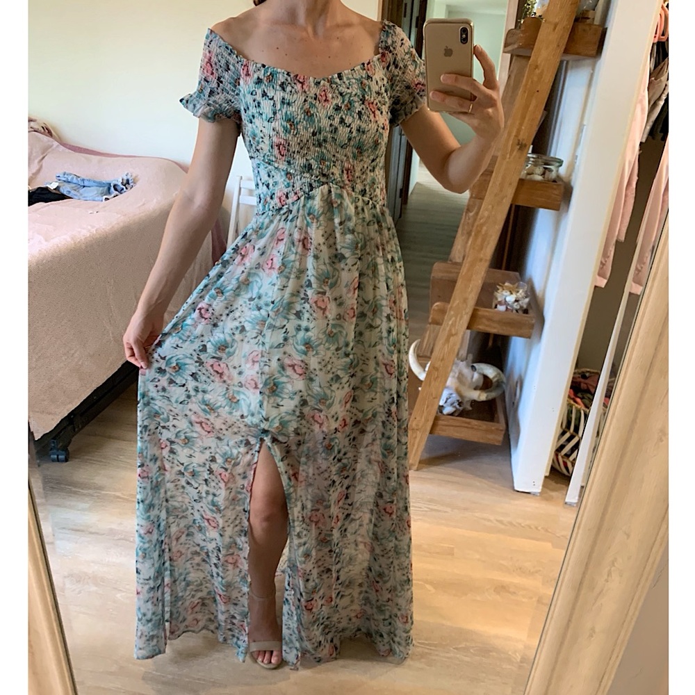 Vici Dolls Collection Aakaa maxi floral off shoulder dress